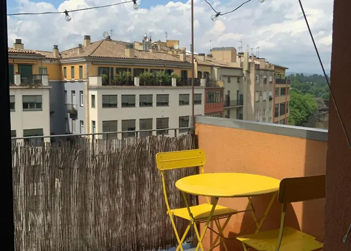Riverside Duplex Penthouse Apartment *