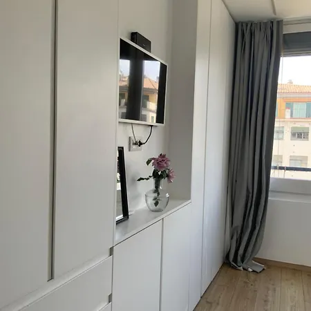 Riverside Duplex Penthouse Apartment