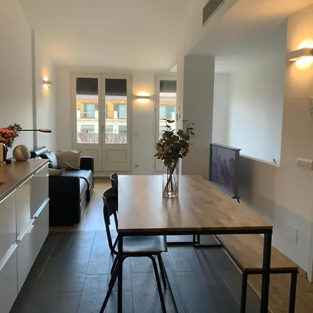 Riverside Duplex Penthouse Apartment Girona